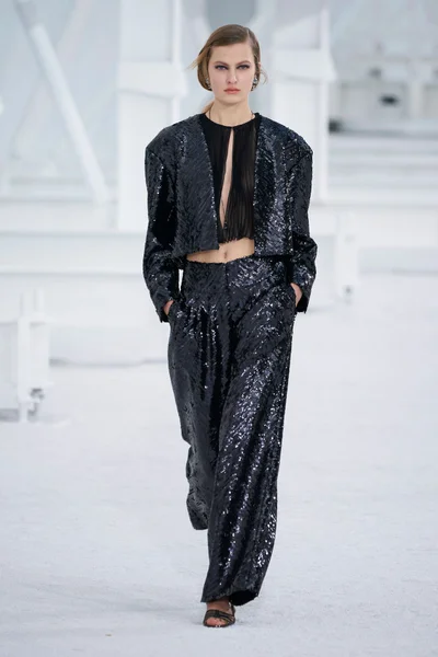 Look 64